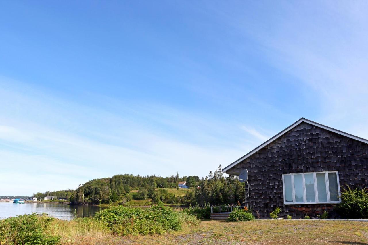 Friars Bay Inn & Cottages Welshpool Zewnętrze zdjęcie